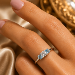 Pre Owned Platinum Aqua Marine and Diamond Ring ZC23